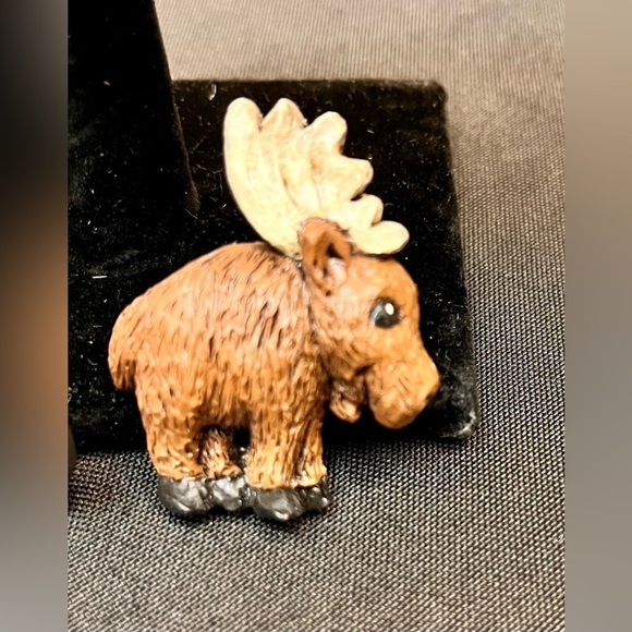 Polymer clay handmade Brooches 1 Penguin and 1 Moose cold winter animals Pins - Picture 4 of 9